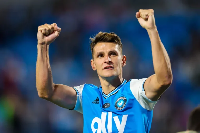 Watch Live Football on Cakhia TV and Stay Updated with the Latest Football Schedules